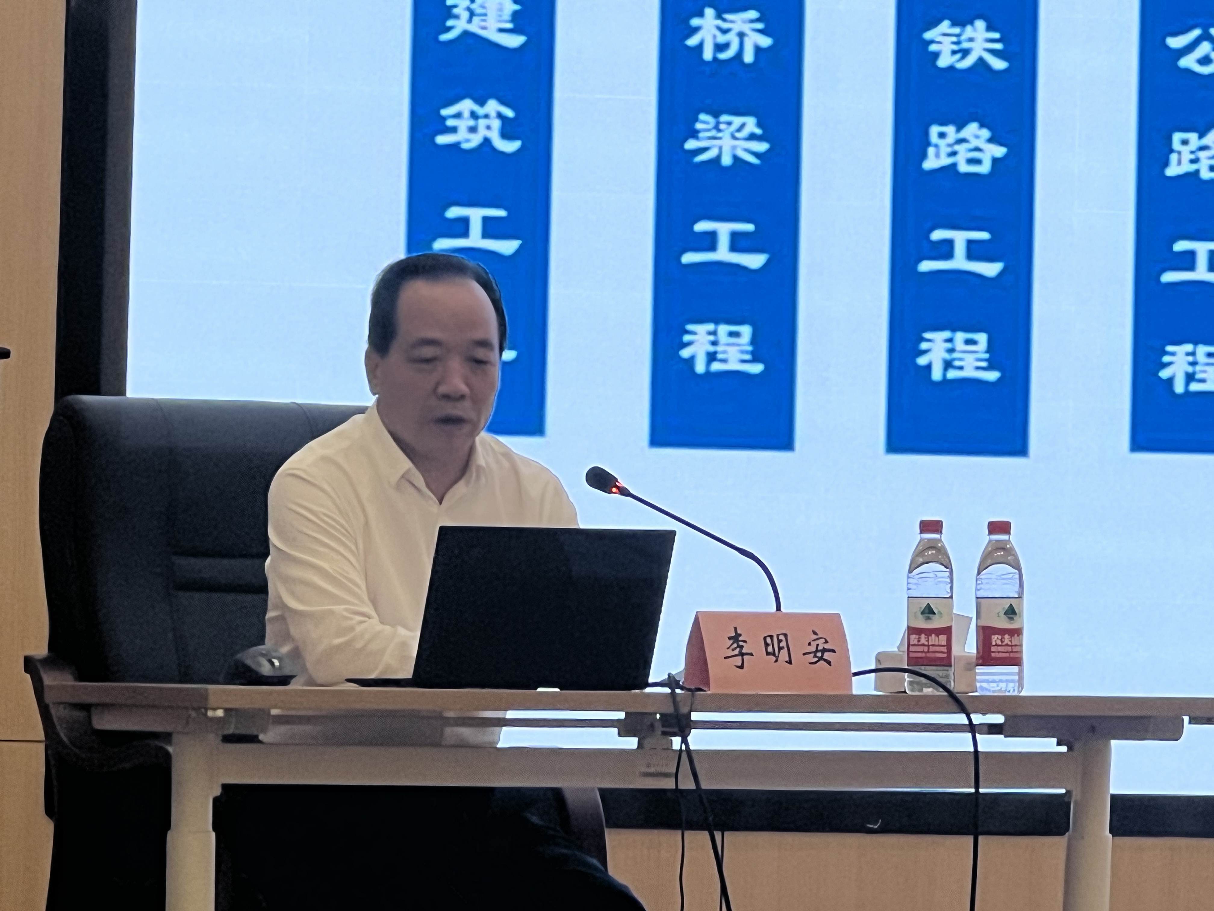 图片13.jpg 图片13.jpg