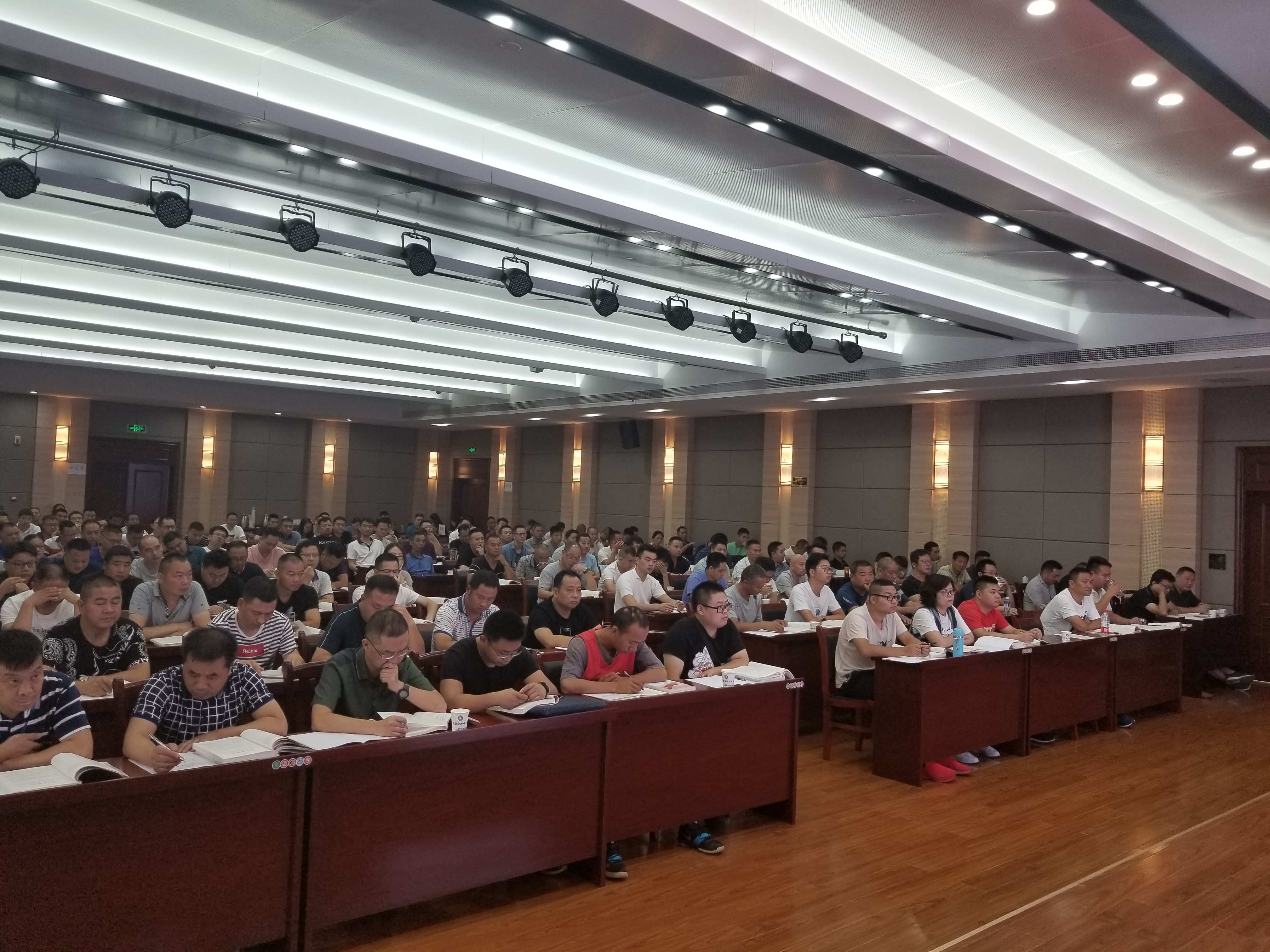 2019年恩施州二级建造师继续教育培训（第三期）顺利举行(图1)